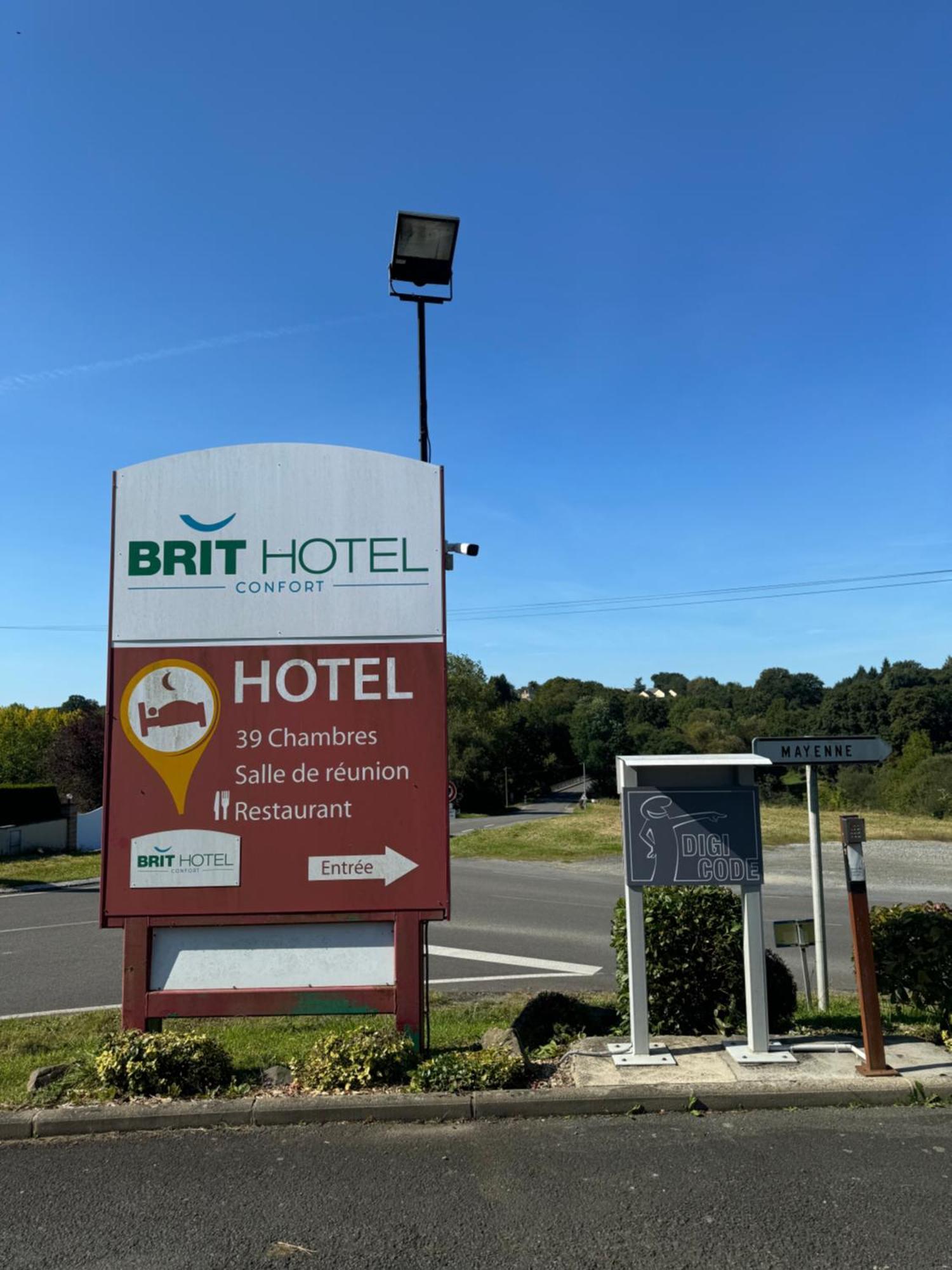 Brit Hotel Mayenne Dış mekan fotoğraf