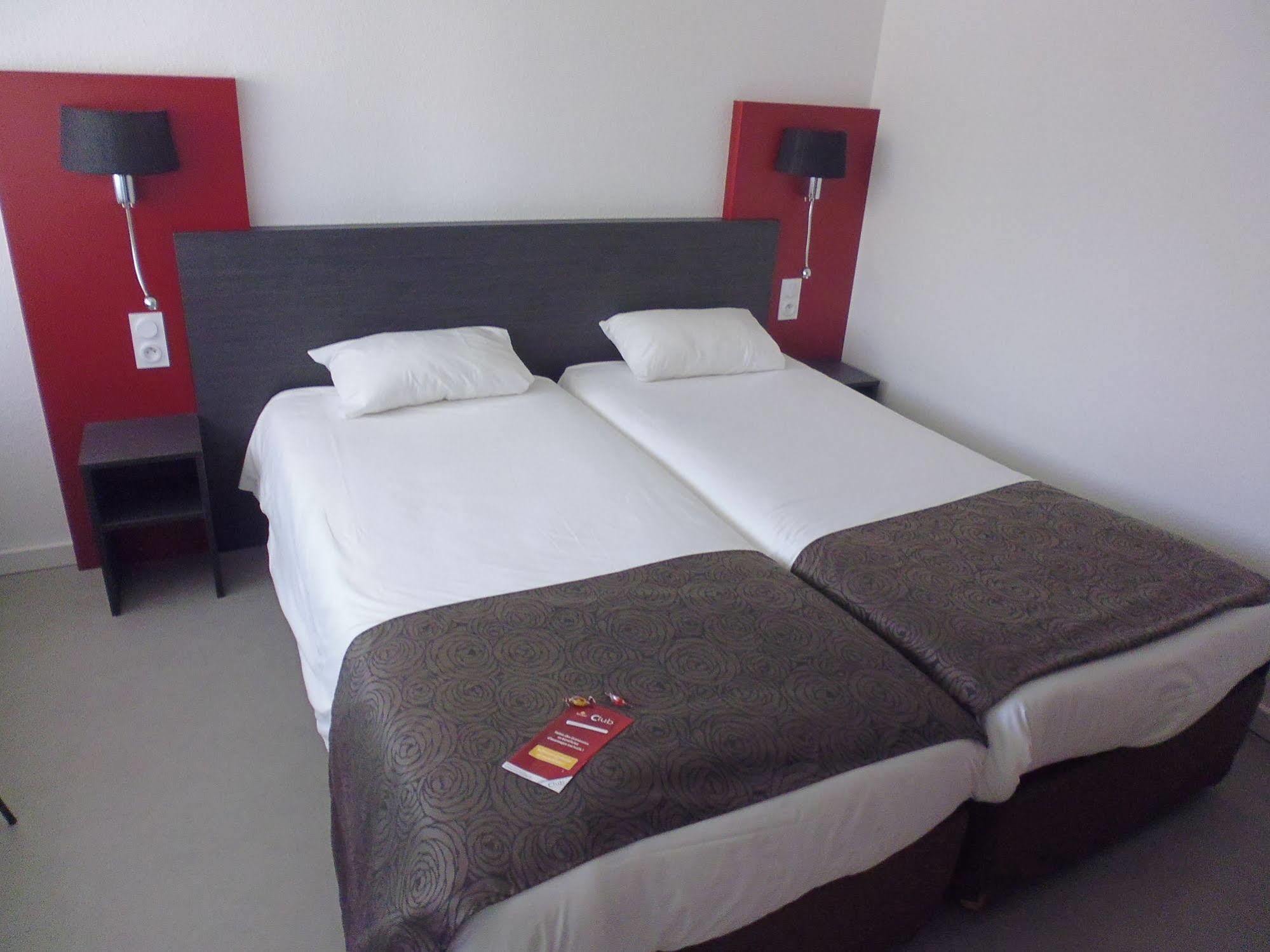 Brit Hotel Mayenne Dış mekan fotoğraf