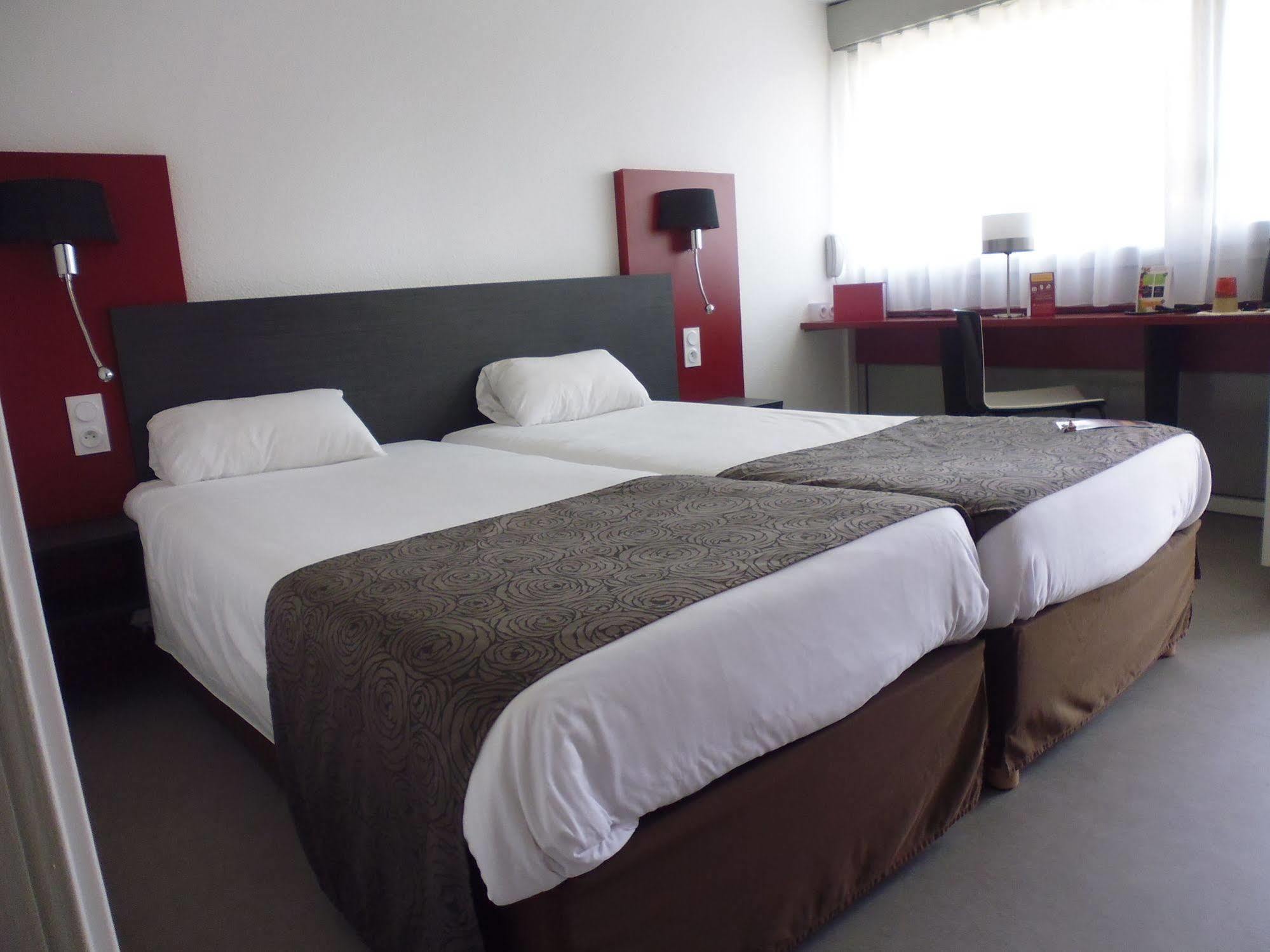 Brit Hotel Mayenne Dış mekan fotoğraf